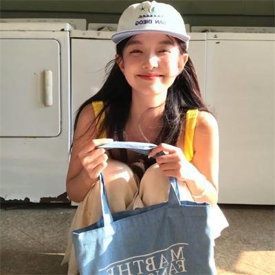 皮裘大衣女人